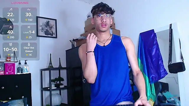 Snapshot of Gael_Jones chatting on September 29, 2025, 3:24 am Gael Jones online show from September 29, 2025, 3:24 am