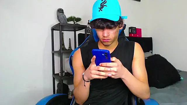 Snapshot of Gael_Jones chatting on November 27, 2025, 2:23 am Gael Jones online show from November 27, 2025, 2:23 am