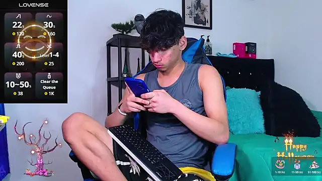 Snapshot of Gael_Jones chatting on October 29, 2025, 6:12 am Gael Jones online show from October 29, 2025, 6:12 am