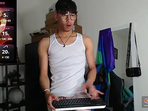 Snapshot of Gael_Jones chatting on September 19, 2025, 5:11 am Gael Jones online show from September 19, 2025, 5:11 am