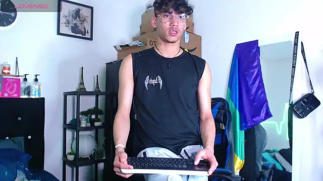 Snapshot of Gael_Jones chatting on October 5, 2025, 5:42 am Gael Jones online show from October 5, 2025, 5:42 am