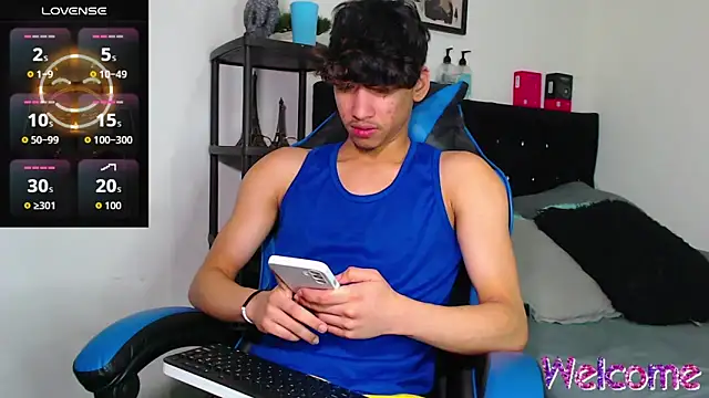 Snapshot of Gael_Jones chatting on November 21, 2025, 11:26 pm Gael Jones online show from November 21, 2025, 11:26 pm