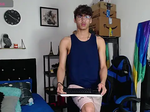 Snapshot of Gael_Jones chatting on September 10, 2025, 7:40 am Gael Jones online show from September 10, 2025, 7:40 am