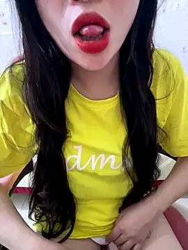 Lissa xinh09 online show from November 8, 2025, 3:59 pm