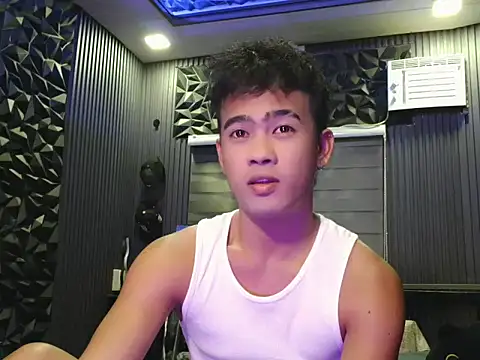 Snapshot of xx_topless chatting on May 20, 2026, 6:49 pm xx topless online show from May 20, 2026, 6:49 pm