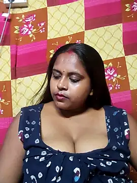 Hot-Show2 online show from April 19, 2026, 5:25 pm