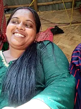 Snapshot of Hot-Show2 chatting on October 28, 2025, 6:56 am Hot-Show2 online show from October 28, 2025, 6:56 am