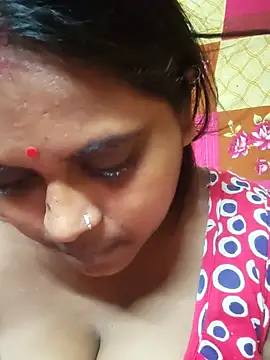 Snapshot of Hot-Show2 chatting on October 30, 2025, 9:51 am Hot-Show2 online show from October 30, 2025, 9:51 am