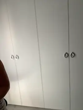 TenderLaGlamor online show from October 3, 2025, 10:28 am