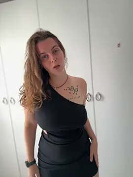 TenderLaGlamor online show from September 18, 2025, 11:24 am