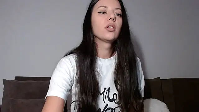 KIMBERLLY01 online show from October 6, 2025, 4:46 am