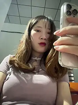 littleqiu online show from September 9, 2025, 10:47 am