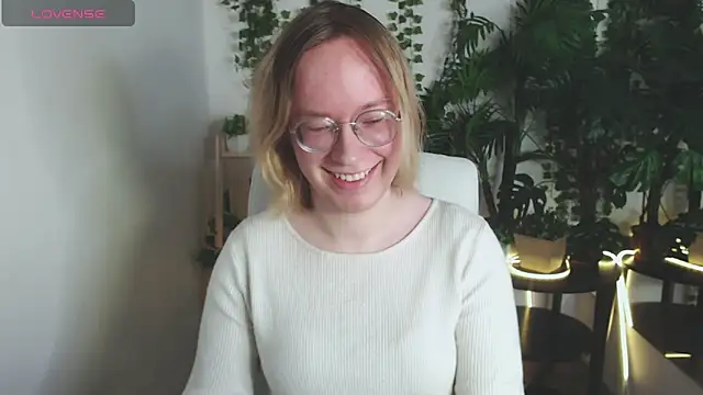 Amanda Butlerr online show from December 19, 2025, 9:44 am