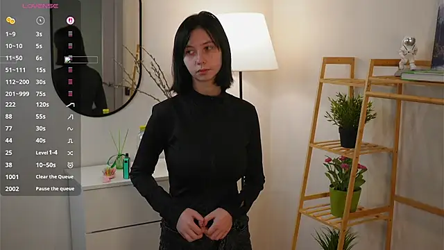 Snapshot of SuzanneHowse chatting on November 8, 2025, 4:38 am SuzanneHowse online show from November 8, 2025, 4:38 am