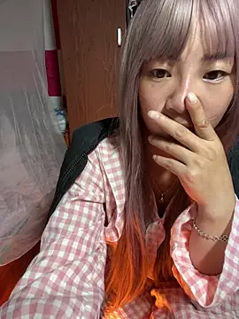 Snapshot of AAANINE22 chatting on October 4, 2025, 2:35 am AAANINE22 online show from October 4, 2025, 2:35 am