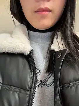 thaoyeuuu online show from December 4, 2025, 3:49 am