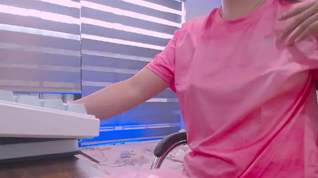 Snapshot of bunny_b4nny chatting on October 11, 2025, 6:14 am bunny b4nny online show from October 11, 2025, 6:14 am