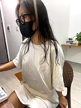 Snapshot of bunny_b4nny chatting on October 28, 2025, 3:22 pm bunny b4nny online show from October 28, 2025, 3:22 pm