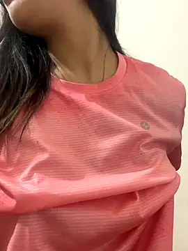 Snapshot of bunny_b4nny chatting on October 12, 2025, 5:36 pm bunny b4nny online show from October 12, 2025, 5:36 pm