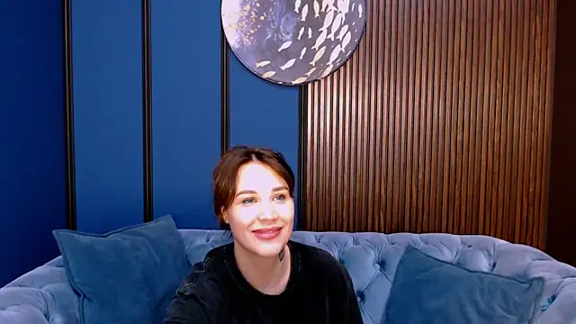 Snapshot of DarcyWilsy chatting on October 24, 2025, 12:15 pm DarcyWilsy online show from October 24, 2025, 12:15 pm