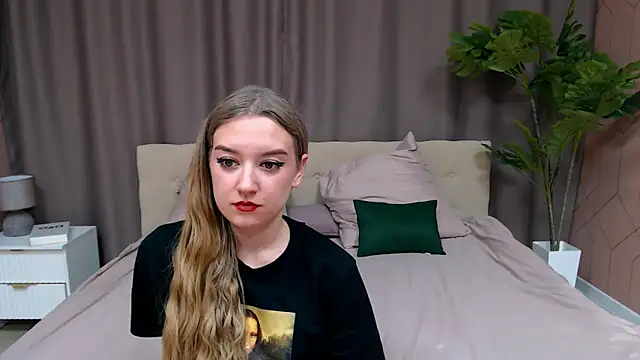 Snapshot of DarcyWilsy chatting on November 23, 2025, 7:46 pm DarcyWilsy online show from November 23, 2025, 7:46 pm