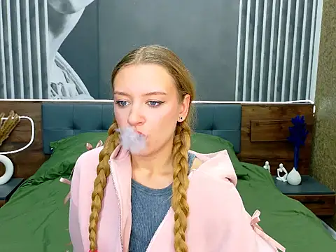 Snapshot of DarcyWilsy chatting on November 6, 2025, 5:17 pm DarcyWilsy online show from November 6, 2025, 5:17 pm