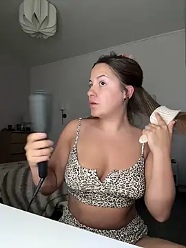 AlyssaAngell online show from October 9, 2025, 5:02 pm