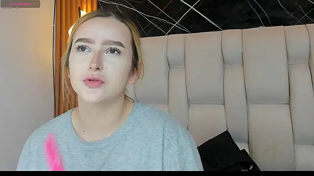 Snapshot of kristal_joi_dl chatting on November 12, 2025, 12:42 pm kristal joi dl online show from November 12, 2025, 12:42 pm