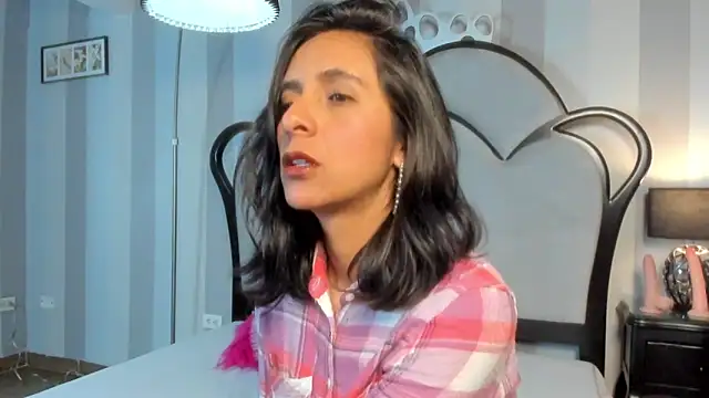 MiaAmore  online show from February 19, 2026, 7:33 pm