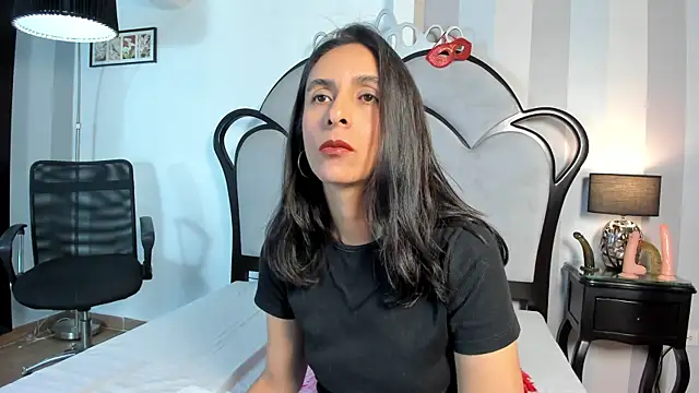 MiaAmore  online show from July 4, 2026, 7:07 pm