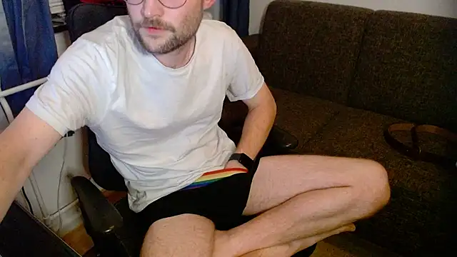 Snapshot of ChefDeLust chatting on November 4, 2025, 6:11 pm ChefDeLust online show from November 4, 2025, 6:11 pm