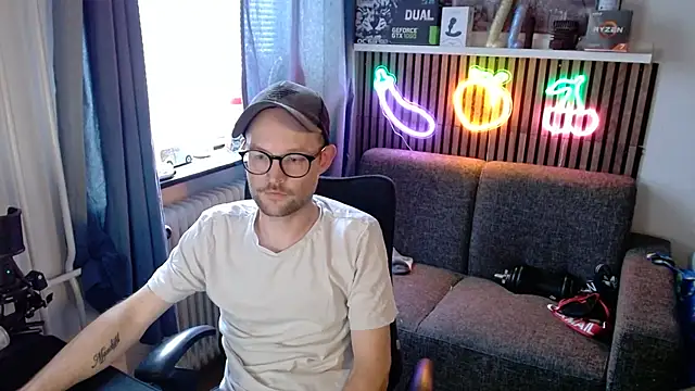 Snapshot of ChefDeLust chatting on June 20, 2026, 1:27 pm ChefDeLust online show from June 20, 2026, 1:27 pm