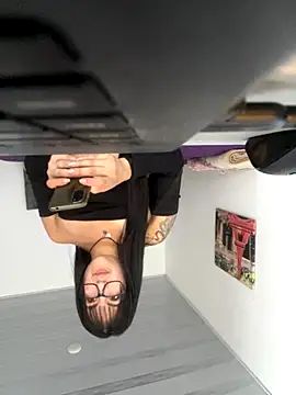 lilitth777 online show from November 18, 2025, 3:48 pm