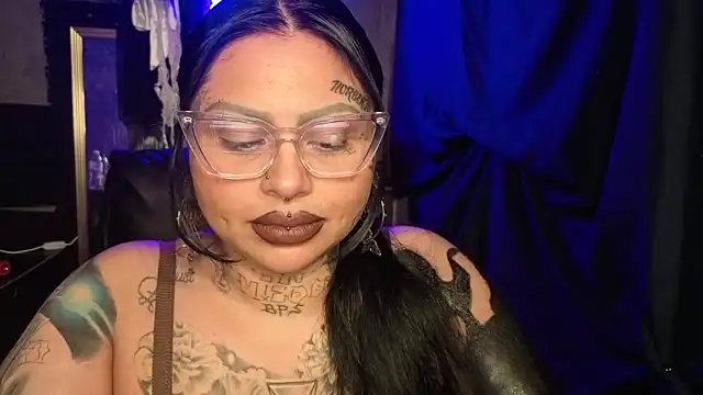 chicanachic13 online show from February 8, 2026, 8:12 am