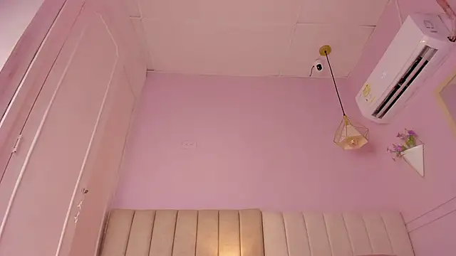 Snapshot of _aleja_x chatting on November 3, 2025, 11:36 am aleja x online show from November 3, 2025, 11:36 am