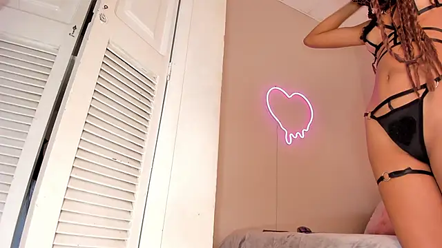 Snapshot of _aleja_x chatting on October 25, 2025, 11:42 am aleja x online show from October 25, 2025, 11:42 am