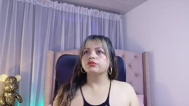 Snapshot of vintoria_cherry chatting on November 18, 2025, 11:57 am vintoria cherry online show from November 18, 2025, 11:57 am