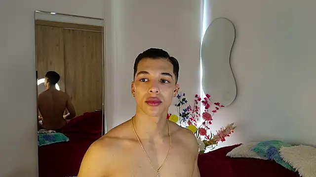 Snapshot of Troye_Williams chatting on May 5, 2026, 2:31 pm Troye Williams online show from May 5, 2026, 2:31 pm