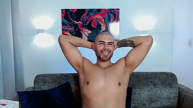 ZarekFox online show from November 24, 2025, 7:14 pm