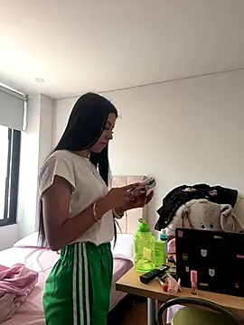 Victoria alson online show from November 18, 2025, 5:05 pm