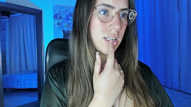 Snapshot of Valey_x chatting on November 5, 2025, 3:42 am Valey x online show from November 5, 2025, 3:42 am