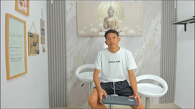 BEAUTY BOYS1 online show from January 9, 2026, 7:37 am