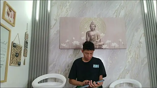 BEAUTY BOYS1 online show from February 4, 2026, 7:14 am