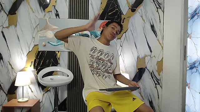 BEAUTY BOYS1 online show from February 16, 2026, 7:34 pm