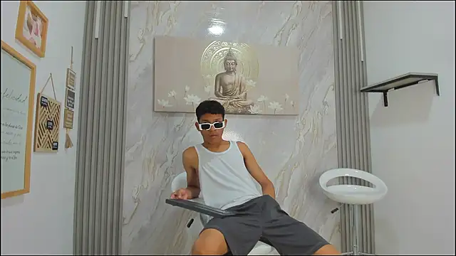 BEAUTY BOYS1 online show from January 15, 2026, 7:45 am