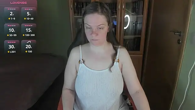 MiaLores online show from June 10, 2026, 9:43 am