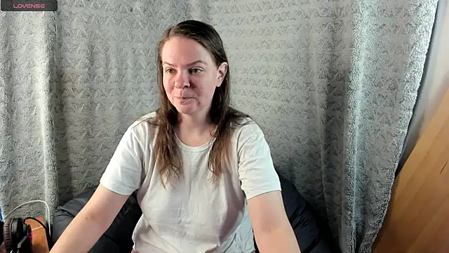 Snapshot of MiaLores chatting on September 9, 2025, 8:02 am MiaLores online show from September 9, 2025, 8:02 am