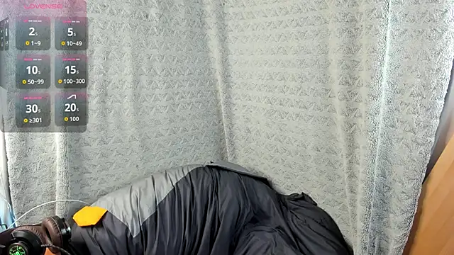 Snapshot of MiaLores chatting on September 12, 2025, 8:36 am MiaLores online show from September 12, 2025, 8:36 am