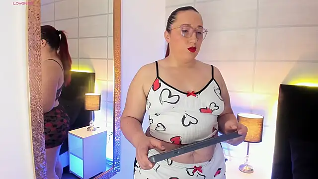 Snapshot of fieryluciana chatting on September 30, 2025, 3:45 am fieryluciana online show from September 30, 2025, 3:45 am