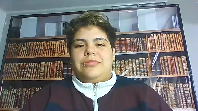 Snapshot of Hailey_Curvy chatting on November 27, 2025, 9:21 am Hailey Curvy online show from November 27, 2025, 9:21 am